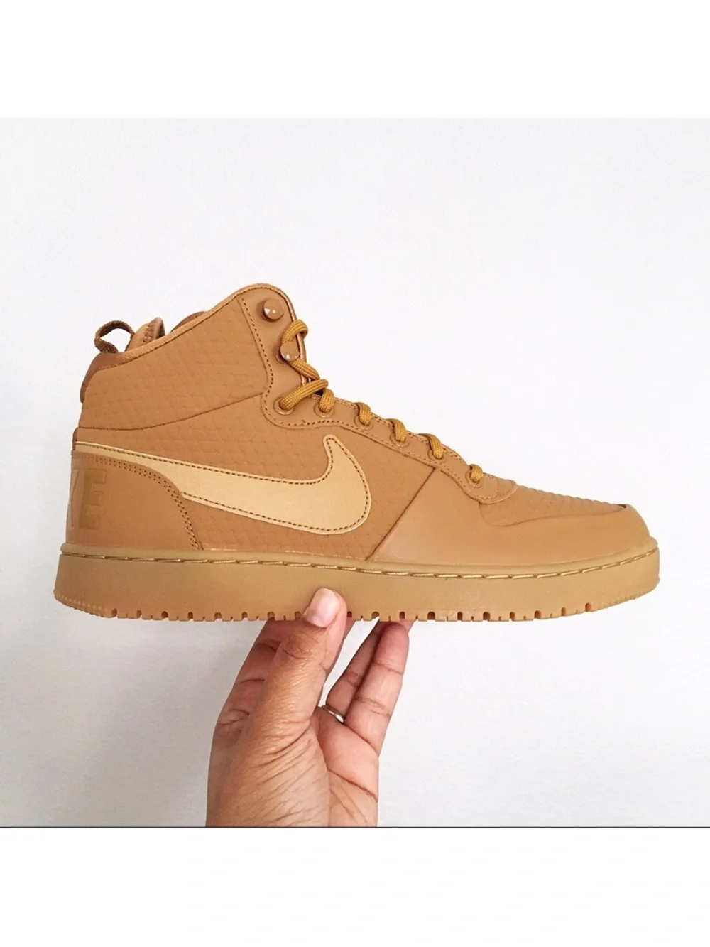 Nike Court Borough Mid Winter Wheat Sneakers